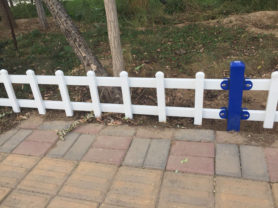 鋅鋼草坪護(hù)欄